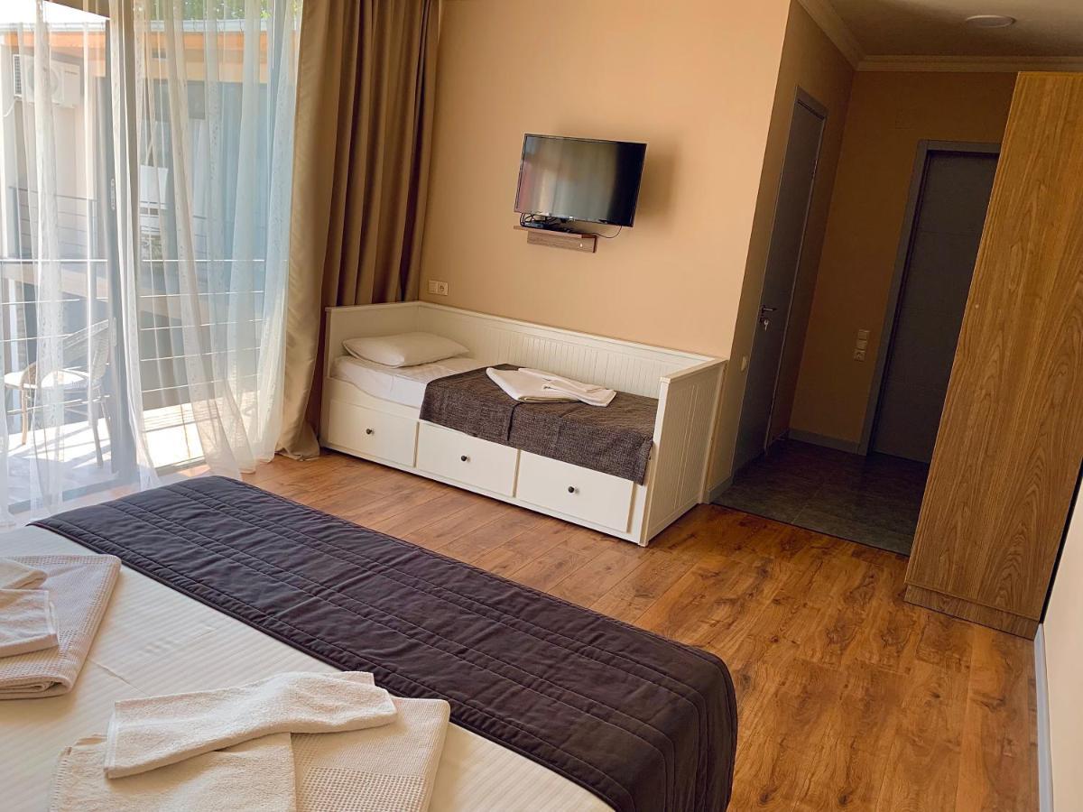 Guest House Smile Kobuleti Exterior photo