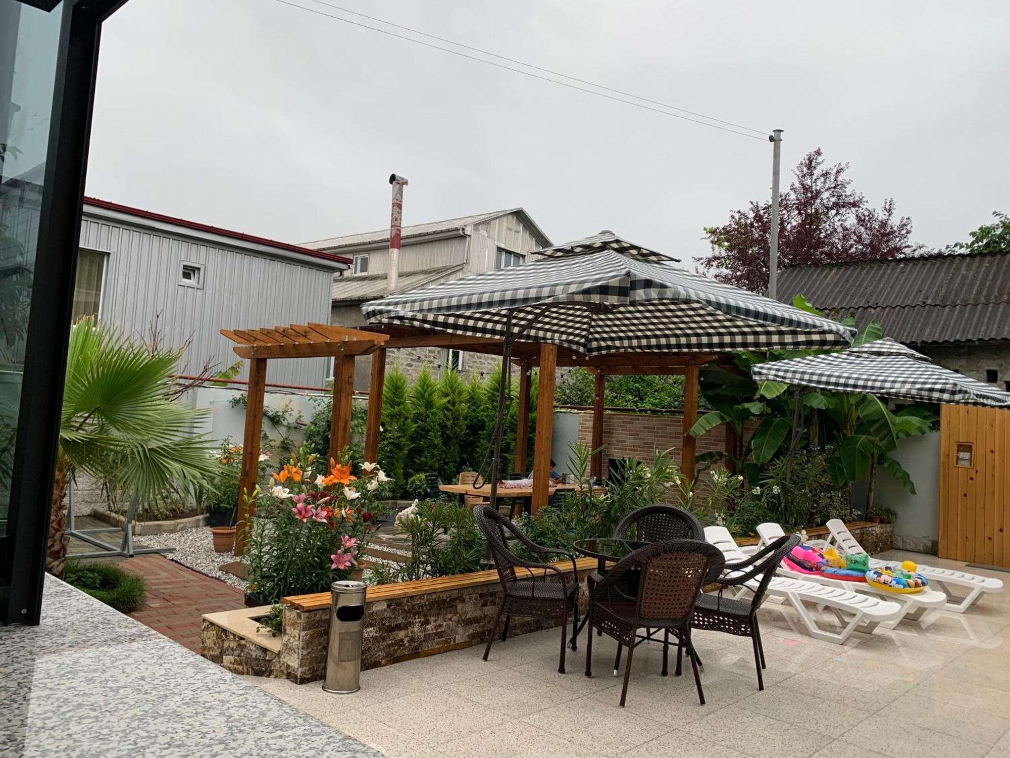Guest House Smile Kobuleti Exterior photo